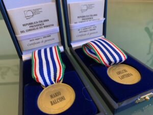 Medaglia d’Onore ai cernuschesi Mario Balconi e Adelchi Lanterna consegnate dal Sindaco nel Giorno della Memoria alle famiglie