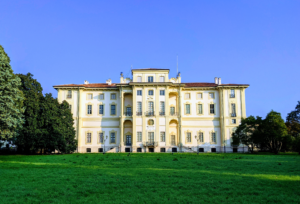 Parco di Villa Alari: il giardino apre alla cittadinanza. Al via gli interventi di riqualificazione.